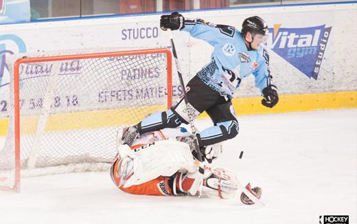Photo hockey Division 2 - D2 : Play Off 1/4 de finale - Aller : Tours  vs Valence - Un pas de géant...