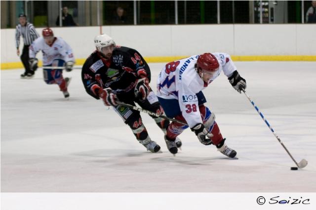 Photo hockey Division 2 - D2 : Play off 1/4 de finale : La Roche-sur-Yon vs Asnières - La Roche passe