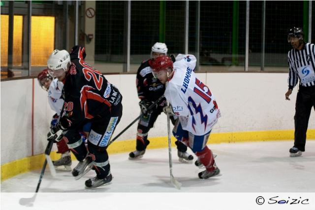 Photo hockey Division 2 - D2 : Play off 1/4 de finale : La Roche-sur-Yon vs Asnières - La Roche passe