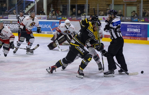Photo hockey Division 2 - D2 : Play-off 1/4 de Finale Aller : Roanne vs Morzine-Avoriaz - Roanne défait par indiscipline ???