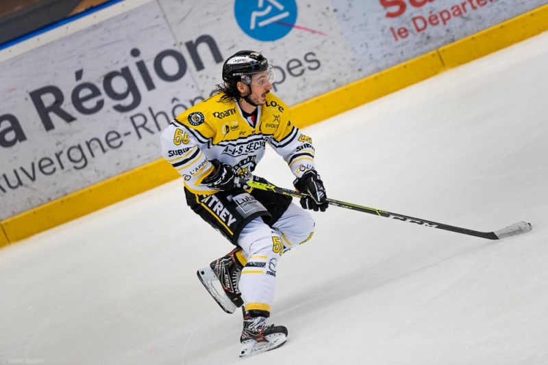 Photo hockey Division 2 - D2 : Play-off 1/4 de Finale Retour : Morzine-Avoriaz vs Roanne - D2 : Les Pingouins dans le dernier carré !