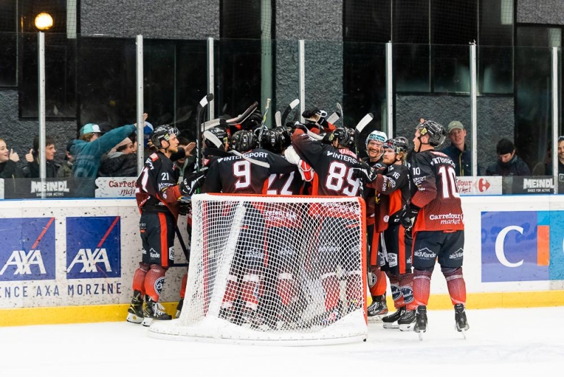 Photo hockey Division 2 - D2 : Play-off 1/4 de Finale Retour : Morzine-Avoriaz vs Roanne - D2 : Les Pingouins dans le dernier carré !