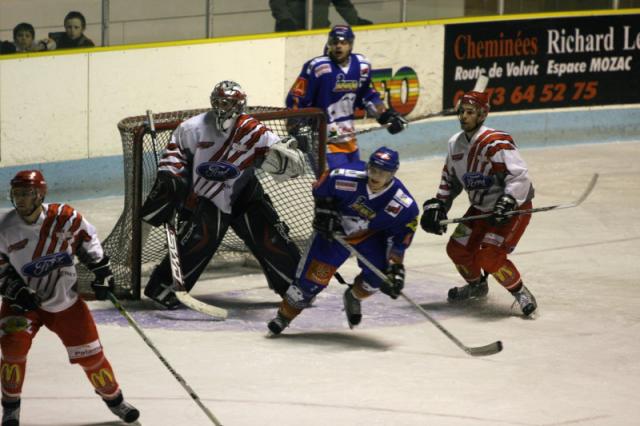 Photo hockey Division 2 - D2 : Play off 1/8 de finale : Clermont-Ferrand vs Cholet  - Clermont défait avec les honneurs