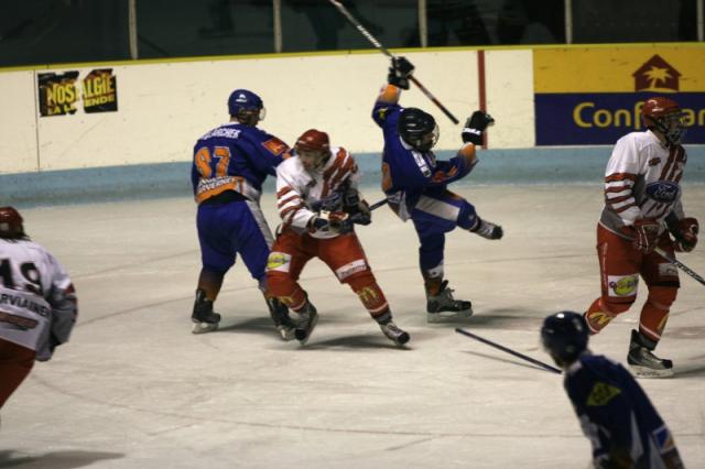 Photo hockey Division 2 - D2 : Play off 1/8 de finale : Clermont-Ferrand vs Cholet  - Clermont défait avec les honneurs