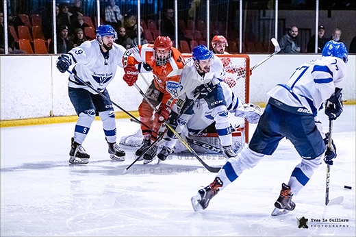 Photo hockey Division 2 - Division 1 : 11ème journée : Amnéville vs Paris (FV) - Les Français Volants continuent sur leur lancée....