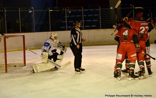 Photo hockey Division 2 - Division 2 -  Poule de maintien - 3ème journée : Courbevoie  vs Châlons-en-Champagne - Les Coqs chantent