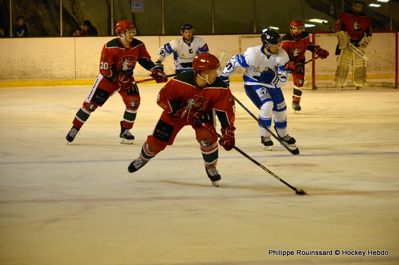 Photo hockey Division 2 - Division 2 -  Poule de maintien - 3ème journée : Courbevoie  vs Châlons-en-Champagne - Les Coqs chantent