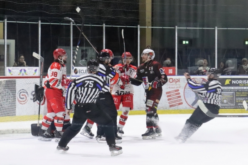 Photo hockey Division 2 - Division 2 - 1/2 de Finale - Match 2 : La Roche-sur-Yon vs Valence - POFFS 1/2 M2 - D2 - Valence double la mise !