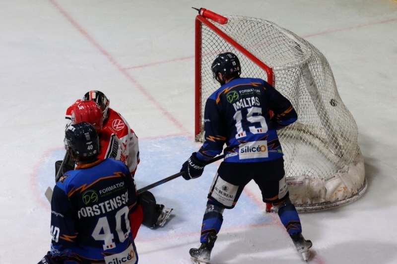 Photo hockey Division 2 - Division 2 - 1/4 de Finale - Match 1 : Châlons-en-Champagne vs Valence - Les Lynx ont fait le match qu’il fallait