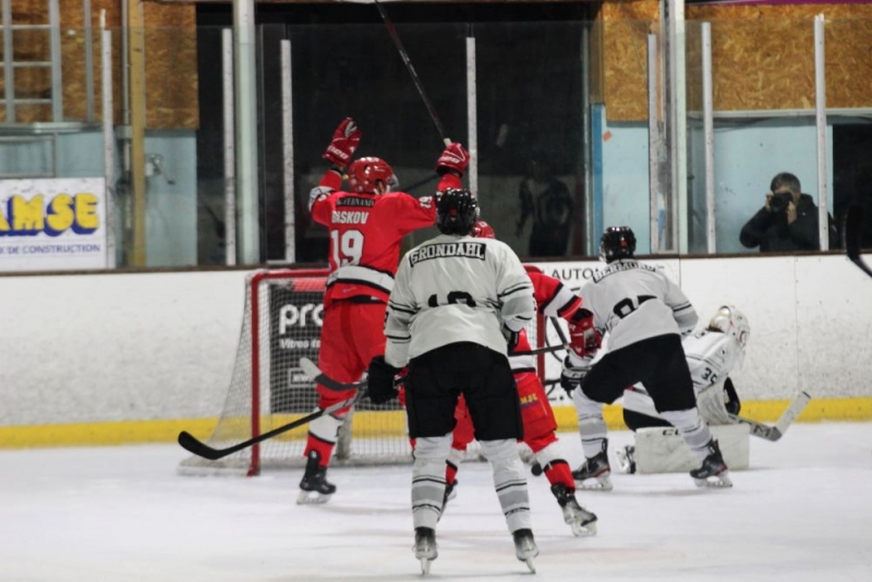 Photo hockey Division 2 - Division 2 - 1/4 de Finale - Match 1 : Valence vs Toulouse-Blagnac - Demi-succès vers les « demi » pour Toulouse