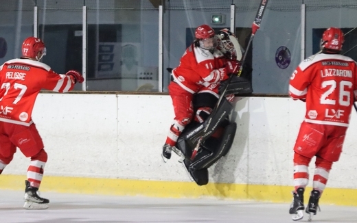 Photo hockey Division 2 - Division 2 - 1/4 de Finale - Match 2 : Valence vs Châlons-en-Champagne - Au bout du bras de fer, Valence se qualifie