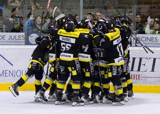 Photo hockey Division 2 - Division 2 - 1/8 de Finale - Match 2 : Roanne vs Luxembourg -  Roanne se fait peur mais valide son billet pour les quarts