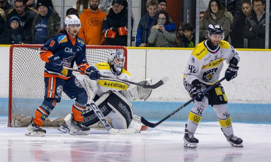 Photo hockey Division 2 - Division 2 : 10ème journée : Clermont-Ferrand vs Roanne - « Les Sangliers prennent leur revanche en prolongation »