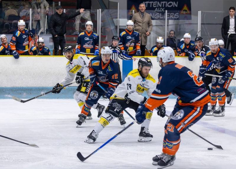 Photo hockey Division 2 - Division 2 : 10ème journée : Clermont-Ferrand vs Roanne - « Les Sangliers prennent leur revanche en prolongation »