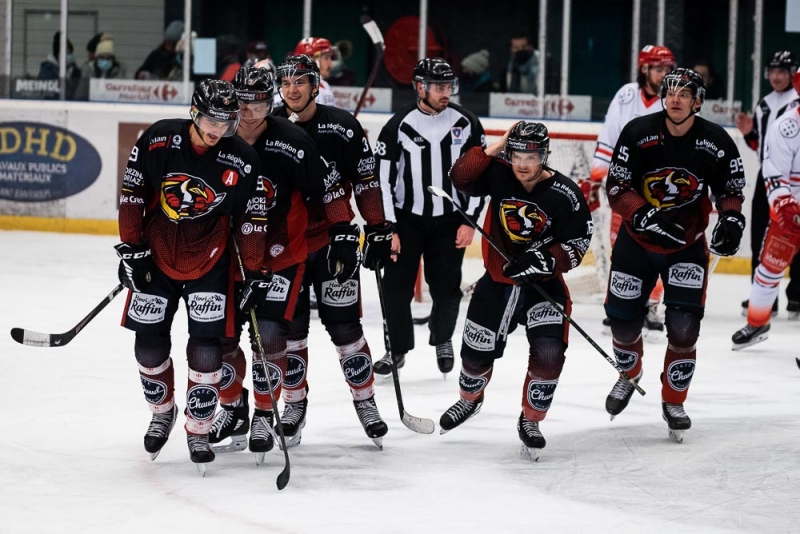 Photo hockey Division 2 - Division 2 : 11ème journée : Morzine-Avoriaz vs Valence - Les leaders Morzinois prennent  leur revanche face aux Lynx 