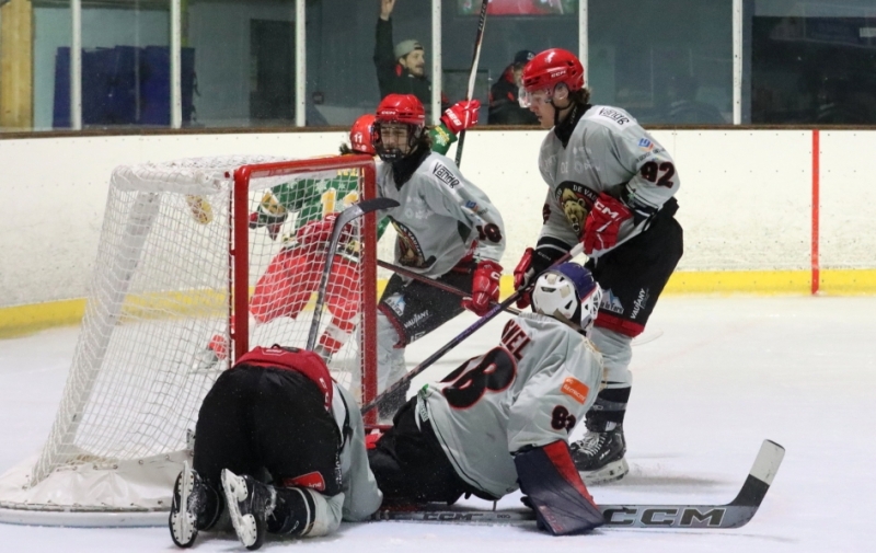 Photo hockey Division 2 - Division 2 : 12ème journée : Valence vs Vaujany - Pour Valence, c’est un Blanc 2 blancs