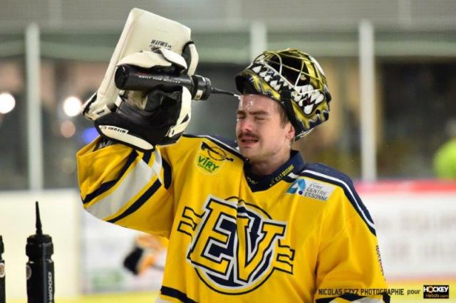 Photo hockey Division 2 - Division 2 : 13ème journée - A : Wasquehal Lille vs Evry / Viry (EVH 91) - D2 : Les Jets survolent Wasquehal  