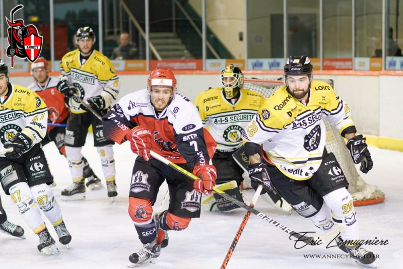 Photo hockey Division 2 - Division 2 : 13ème journée : Annecy vs Roanne - Les Chevaliers intraitables à domicile Photo hockey Division 2 - Division 2 : 13ème journée : Annecy vs Roanne - Les Chevaliers intraitables à domicile