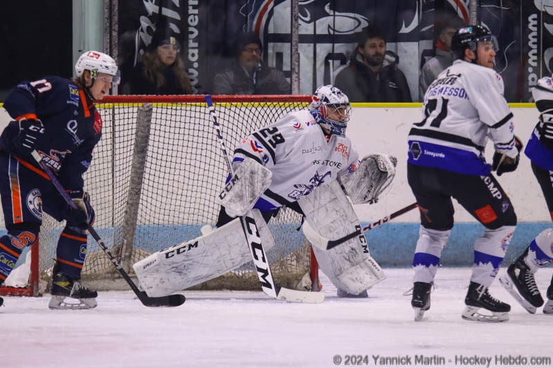 Photo hockey Division 2 - Division 2 : 14ème journée : Clermont-Ferrand vs Courchevel-Méribel-Pralognan - Clermont est stoppé net par le HCMP