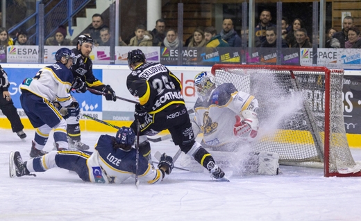 Photo hockey Division 2 - Division 2 : 14ème journée : Roanne vs Villard-de-Lans - D2 : Roanne revient aux affaires