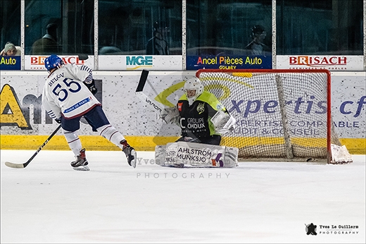 Photo hockey Division 2 - Division 2 : 16ème journée : Epinal  vs Paris (FV) - Les Français Volants réalisent un exploit à Epinal.