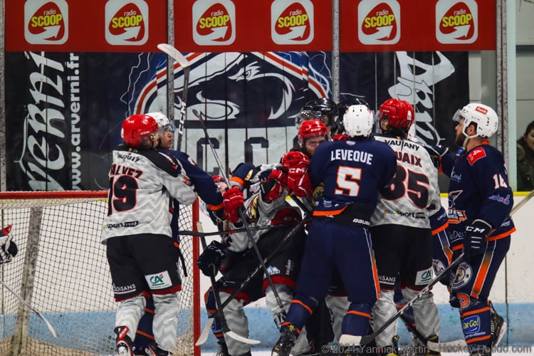 Photo hockey Division 2 - Division 2 : 17ème journée : Clermont-Ferrand vs Vaujany - Partie de hockey cauchemardesque pour Clermont