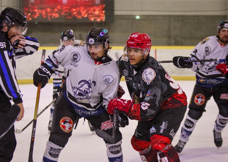 Photo hockey Division 2 - Division 2 : 1Ã¨re journÃ©e : Vaujany vs Courchevel-Méribel-Pralognan - Courte défaite en prolongation