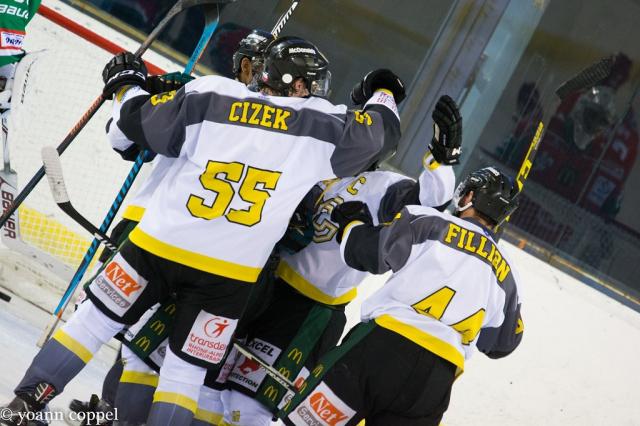Photo hockey Division 2 - Division 2 : 2ème journée : Mont-Blanc vs Chambéry - L’Eléphant a chassé le Yéti