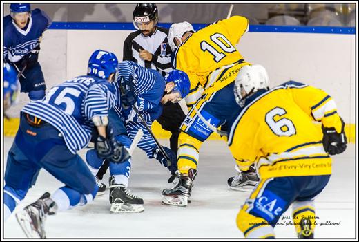 Photo hockey Division 2 - Division 2 : 2ème journée : Paris (FV) vs Evry / Viry (EVH 91) - Les Français volants en vol stationnaire haut