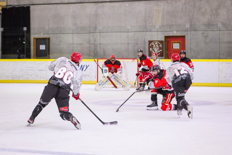 Photo hockey Division 2 - Division 2 : 3ème journée : Vaujany vs Mulhouse - Les Grizzlys enchaînent à domicile !