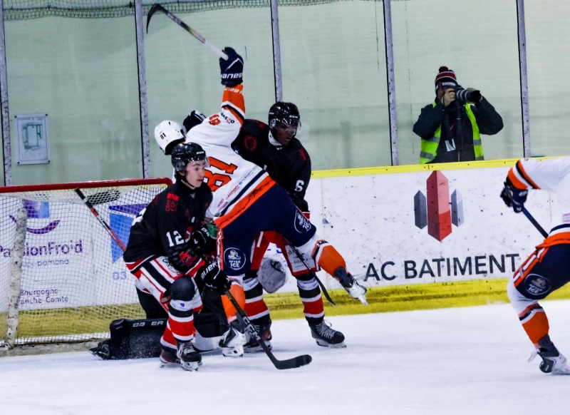 Photo hockey Division 2 - Division 2 : 5ème journée : Dijon  vs Clermont-Ferrand - Les Sangliers font reculer Dijon