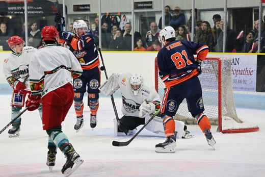 Photo hockey Division 2 - Division 2 : 6ème journée : Clermont-Ferrand vs Anglet II - Les Sangliers mordent fort : Clermont terrasse Anglet 9 à 3 !