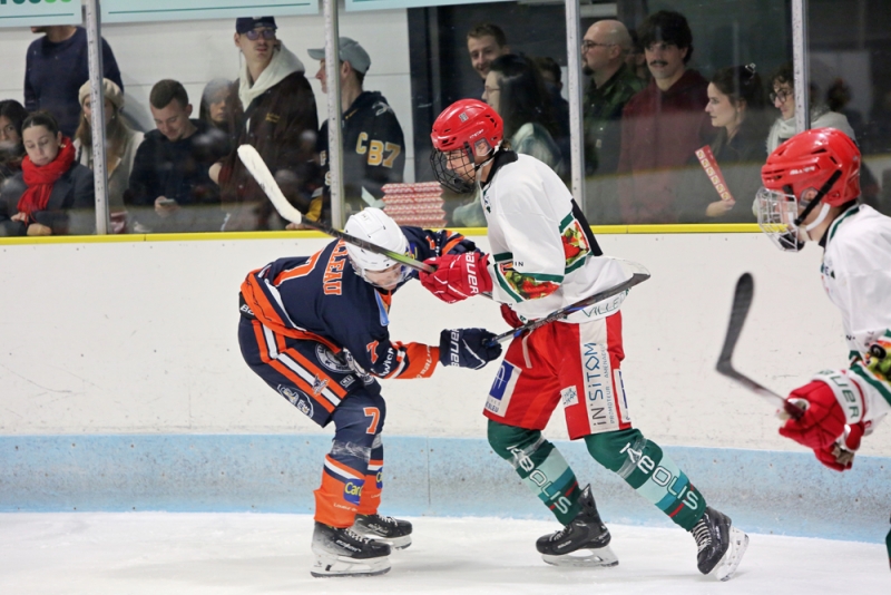 Photo hockey Division 2 - Division 2 : 6ème journée : Clermont-Ferrand vs Anglet II - Les Sangliers mordent fort : Clermont terrasse Anglet 9 à 3 !