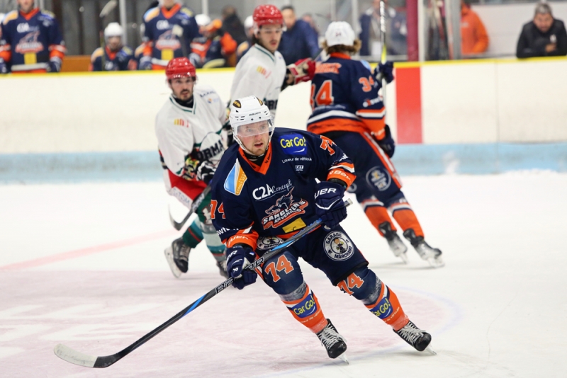 Photo hockey Division 2 - Division 2 : 6ème journée : Clermont-Ferrand vs Anglet II - Les Sangliers mordent fort : Clermont terrasse Anglet 9 à 3 !