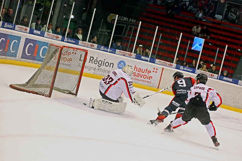 Photo hockey Division 2 - Division 2 : 6ème journée : Morzine-Avoriaz vs Toulouse-Blagnac - Sereins Pingouins !