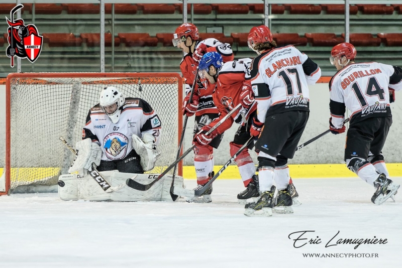 Photo hockey Division 2 - Division 2 : 9ème journée : Annecy vs Vaujany - L’expérience renverse la jeunesse