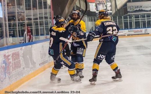 Photo hockey Division 2 - Division 2 - Finale - Match 3 : Villard-de-Lans vs Courchevel-Méribel-Pralognan - Les Ours à un match du titre 