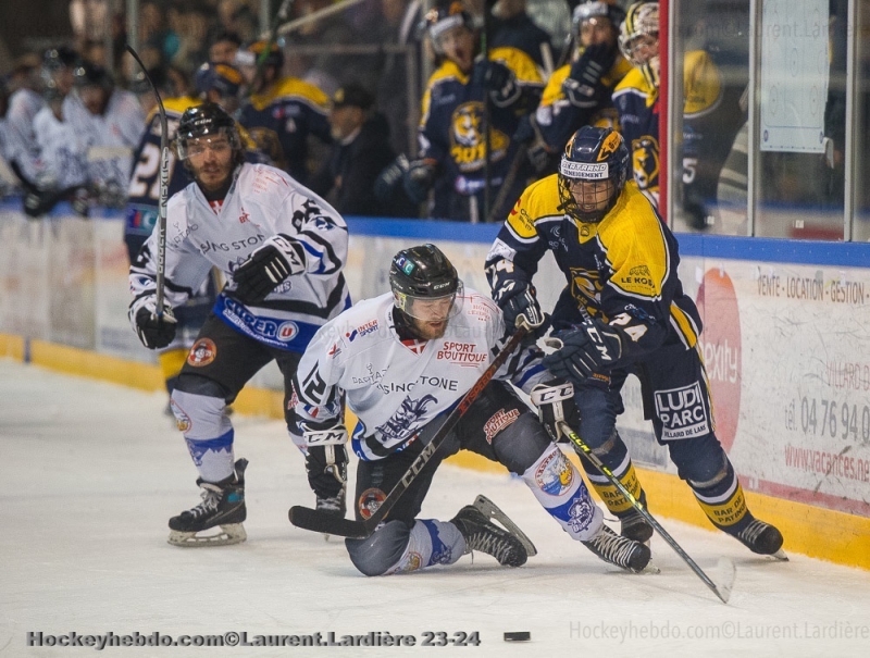 Photo hockey Division 2 - Division 2 - Finale - Match 4 : Villard-de-Lans vs Courchevel-Méribel-Pralognan - Les Ours Champions de France ! 