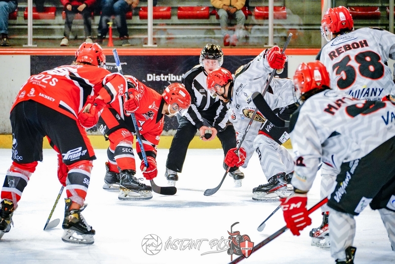 Photo hockey Division 2 - Division 2 : Play-off - 1/4 de finale - Match 1 : Annecy vs Vaujany - D2 - Poff 1/4 : Les Grizzlys empochent 1 point à Annecy