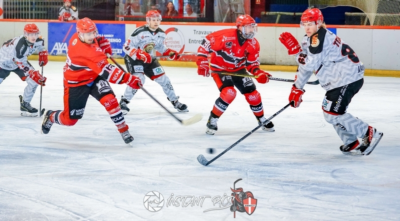 Photo hockey Division 2 - Division 2 : Play-off - 1/4 de finale - Match 1 : Annecy vs Vaujany - D2 - Poff 1/4 : Les Grizzlys empochent 1 point à Annecy