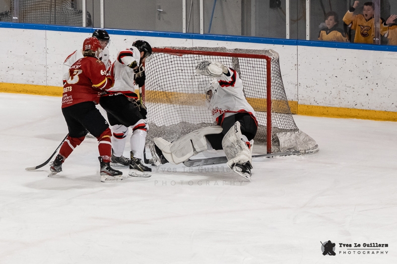 Photo hockey Division 2 - Division 2 : Play-off - 1/8ème de finale - Match 2 : Meudon vs Toulouse-Blagnac - Meudon évite la 3ème rencontre de justesse.