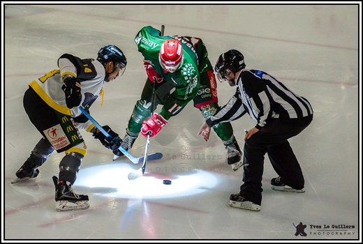Photo hockey Division 2 - Division 2 - Play-off , quart de finale, match 2 : Cergy-Pontoise vs Chambéry - Les jokers loupent le coche