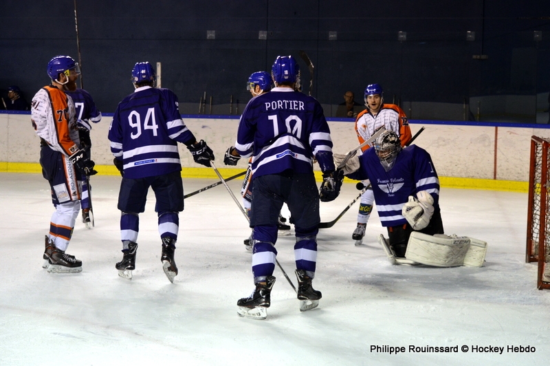 Photo hockey Division 2 - Division 2 : playoff, huitième de finale, match 1 : Paris (FV) vs Clermont-Ferrand - Les Sangliers Arvernes triomphent à Paris