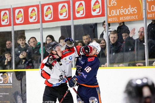 Photo hockey Division 2 - Division 2 - Poule de maintien - J5 : Clermont-Ferrand vs Colmar - Une victoire très, très… sportive