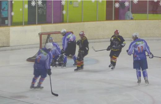 Photo hockey Division 3 - D3 : 2ème journée : Besançon vs Epinal  - Besançon joue à se faire peur
