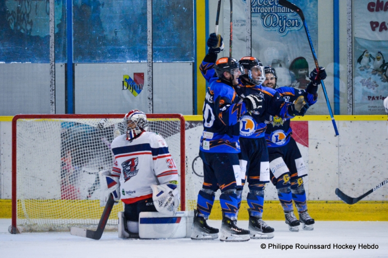 Photo hockey Division 3 - D3 - carré final - J1 : Châlons-en-Champagne vs Luxembourg - Premier coup de vent 
