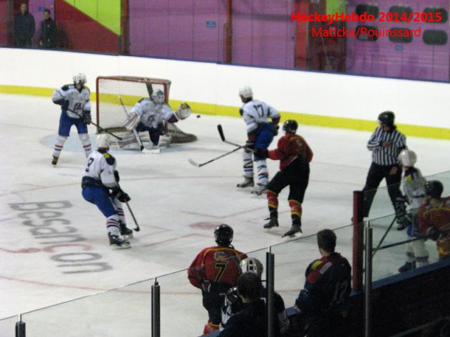 Photo hockey Division 3 - D3 : journée du 08/11/2014 : Besançon vs Luxembourg - La chute de l