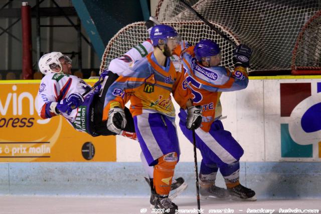 Photo hockey Division 3 - D3 : journée du 29/11/2014 : Clermont-Ferrand II vs Val Vanoise II - Sangliers et Bouquetins ne parviennent pas à se départager