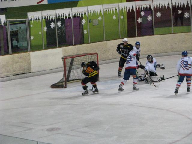 Photo hockey Division 3 - D3 : Play Off : Besançon vs Compiègne - Bien cher payé