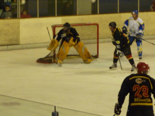 Photo hockey Division 3 - D3 - Play Off : Besançon vs Toulon - D3 : Un bien bel abordage